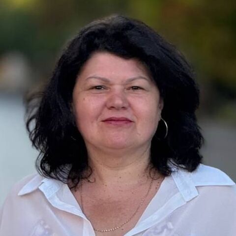 Олена Мельник
